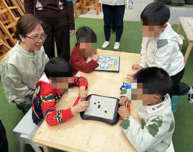 蓝丝带一片紫藤花一次温暖相遇交融教育