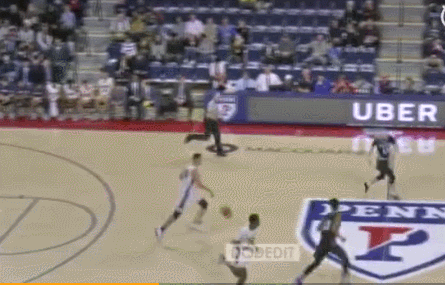 王泉泽在NCAA赛场。 真人版灌篮高手来了?日本男篮多头发力显露野心