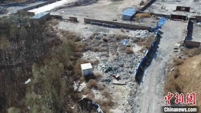 使用无人机对辖区生态环境进行不定期、常态化“拉网式”巡查。 霍小婷 摄 山西太原借助无人机取证 助力生态公益诉讼